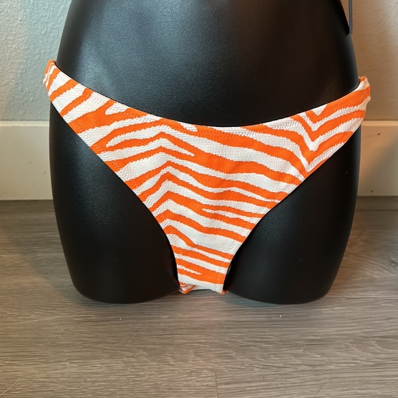 Zebra pop cheeky Bottom with string top swimsuit set. - Picture 7 of 15